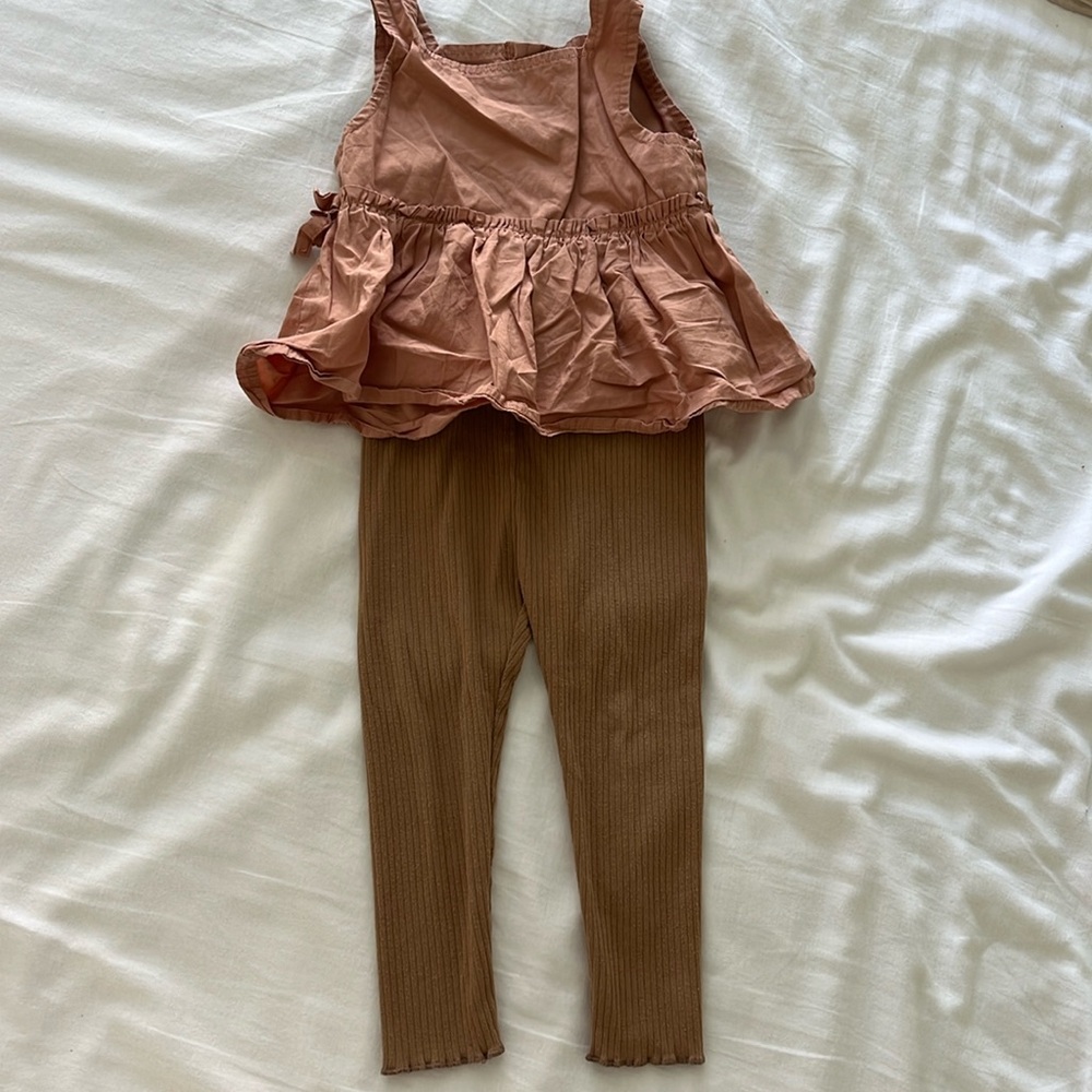 Grayson Collective Tank + Old Navy Ribbed Leggings Pants